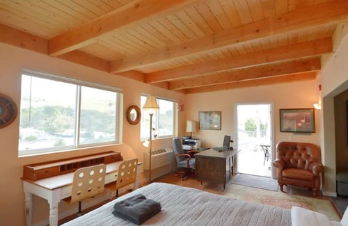 Downtown Apartment | 8406 - Penthouse Studio with Elevator & Parking near SFO