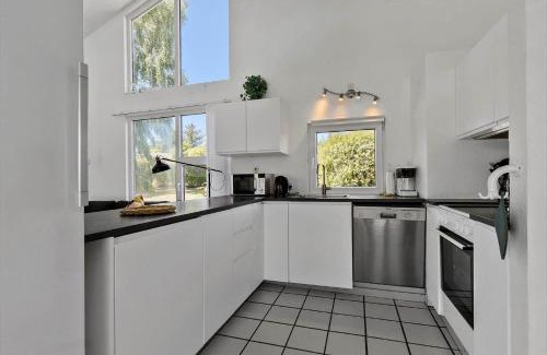 Øer Strand House | 84259-8400-Oer-Hojden-34