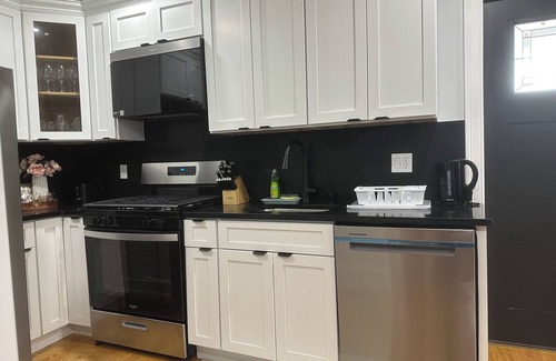 Meeting House Hill Apartment | 85a Charming, Cozy 3BR, 2BA Home Near Downtown Boston