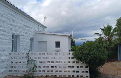 Oudtshoorn House | 86 on Jubilee