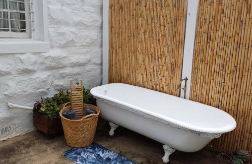 Oudtshoorn House | 86 on Jubilee