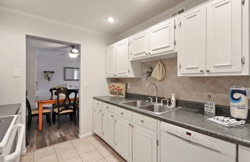 Sea Pines Condo | 871 Ketch Court 1 BR/BA 1ST Floor/Walk-In Shower/Private Patio/Pool/Gas Grill
