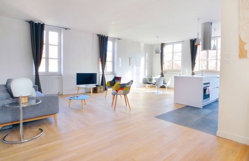 Old Lyon Apartment | 88 sq.m loft with beautiful view over the city
