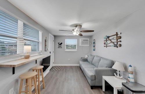 Tampa Apartment | 8820 Rocky Creek Drive Unit A