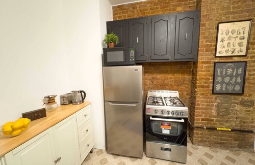 Upper East Side Apartment | 89-2RN 1BR/1bath Prime UES