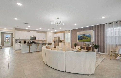 Four Corners House | 8905 Solara 9bd 22sleep/pool