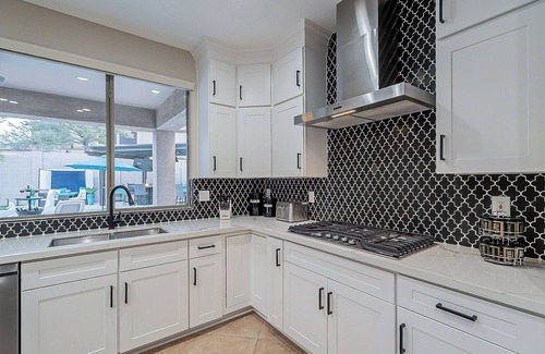 Terramar House | 8BR/5.5BA Luxury Retreat w/4 En-Suites, HEATED Pool, Hot Tub,Billiards & Arcades