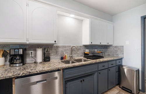 Central Oklahoma City House | 8BR Near Route 66 + Lake Overholser | Laundry Room & Pool Table #08