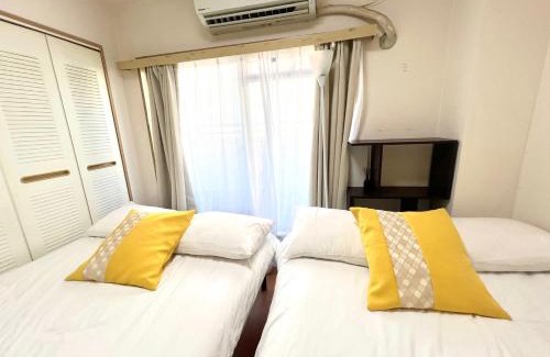 Naniwa Apartment | 8min walk from Namba Station for 4 people gran704
