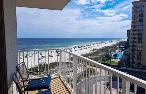Orange Beach Condo | 8th-floor beachfront condo w/fitness center, hot tub, tennis courts, & 3 pools