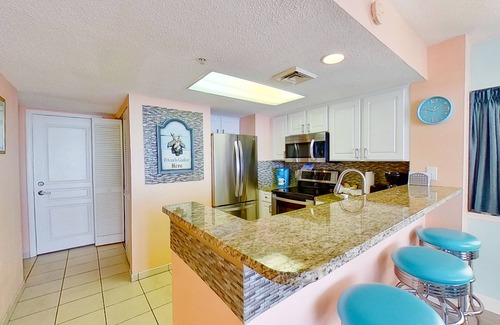 Crescent Beach House | 8th floor oceanfront condo, shared pool, central AC, shared hot tub
