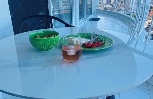 Burleigh Heads Apartment | 8th Floor Ocean View Apartment