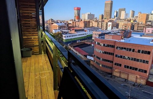 Downtown Johannesburg Apartment | 8th On Hallmarkable Views