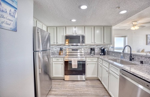 Atlantic Beach Condo | 9-1 to 9-6 Opened Up BayWatch Resort,Direct PANORAMIC Ocean Front Updated Condo