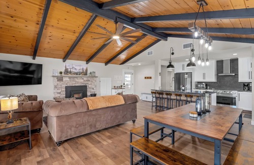 North Fork House | 9 Acre Mountain Escape with Game Room, Fire Pit, BBQ