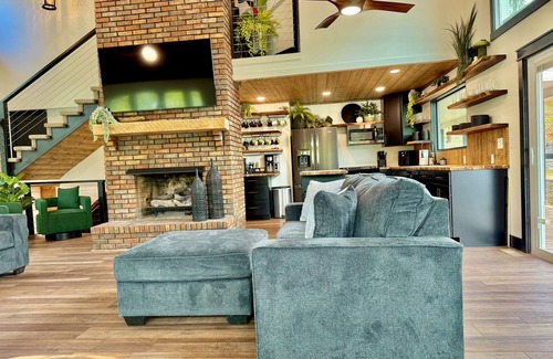 La Follette Cabin | 9 bdrm covered dock, firepit and large bar on water, Baltic hot tub, sleeps 26,