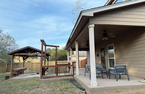Wetmore House | 9 bed 3.5 bath pool & pong table