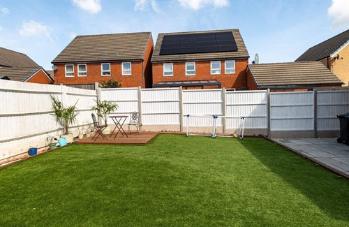 Patchway House | 9 bed home designed for contractors and families