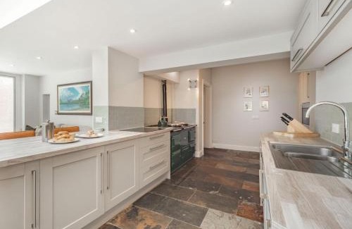 Keswick House | 9 Bed in Keswick SZ238