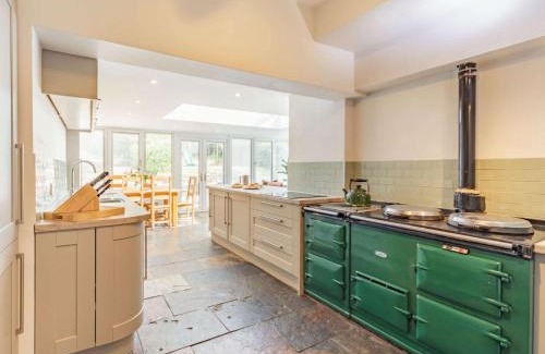 Keswick House | 9 Bed in Keswick SZ238