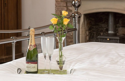 Pendine Cottage | 9 bedroom accommodation in Pendine, near Laugharne