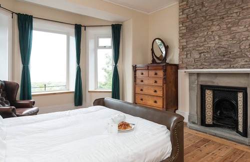 Pendine Cottage | 9 bedroom accommodation in Pendine, near Laugharne