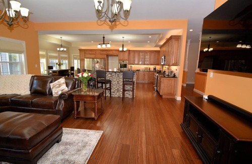 Saratoga Springs House | 9 Bedroom Home🏡Heated Pool🏊HotTub🛁10 Acres🌳BBQ🍗By Ski⛷️Track🏇Town🌇SPAC🎶Lake🏖️Golf⛳️