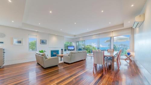 Cowes House | 9 Charmandene Court, Cowes