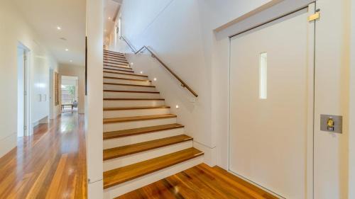 Cowes House | 9 Charmandene Court, Cowes