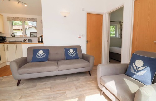 Combe Martin Cottage | 9 MANLEIGH PARK, family friendly, with a garden in Combe Martin