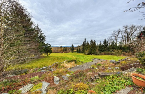 Custer House | 9 Mi to Birch Bay: Duplex w/Mt Baker Views!