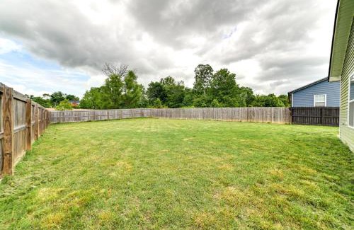 Clarksville House | 9 Mi to Clarksville Speedway! Family-Friendly Home