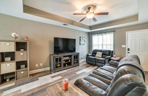 Clarksville House | 9 Mi to Clarksville Speedway! Family-Friendly Home