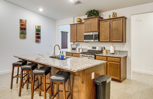 Greenacres House | 9 Mi to Dtwn Bakersfield: Pet-Friendly Home