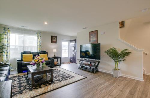 Durham House | 9 Mi to Duke University Spacious Home with Yard!