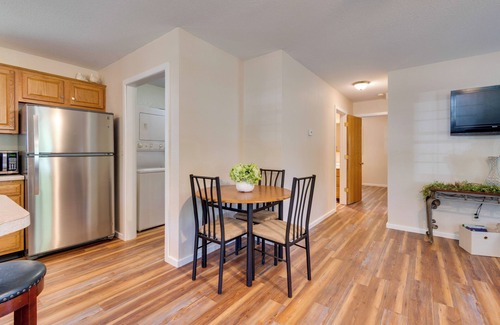 Montrose House | 9 Mi to Effingham: Pet-Friendly Rural Escape