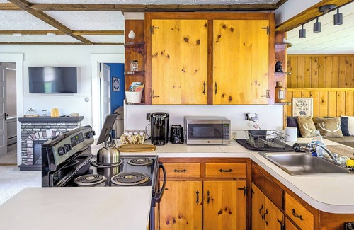 Bethlehem Cottage | 9 Mi to Franconia Notch State Park: Cozy Cottage