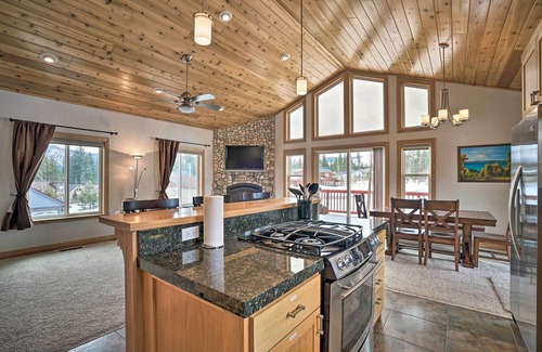 Mountain View Estates House | 9 Mi to Heavenly Mountain: South Lake Tahoe Home!