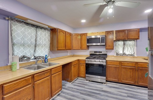 Harrisburg Apartment | 9 Mi to Hersheypark: Spacious Home w/Deck
