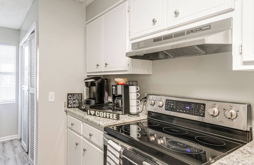 Valdosta Condo | 9 Mi to Moody AFB: Newly Updated Condo Near Dining