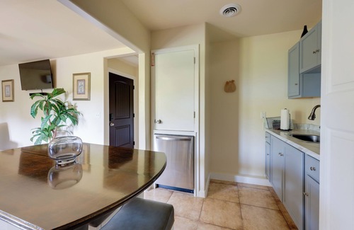 Hoover Apartment | 9 Mi to UAB: Tranquil Remote-Work Escape!