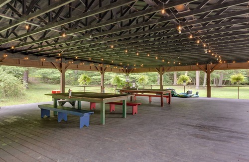 Hillsgrove Cottage | 9 Mi to Worlds End State Park: Cabin in Hillsgrove