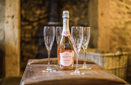 Blockley Cottage | 9 Mount Pleasant - a cotswold cottage that sleeps 4 guests in 2 bedrooms