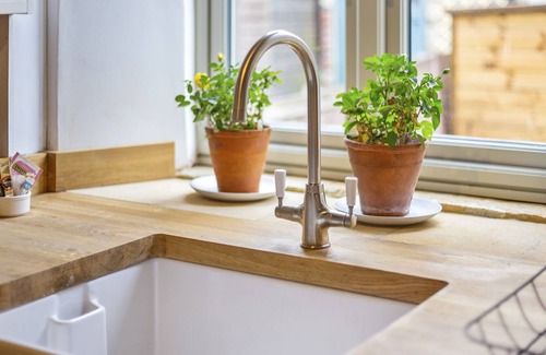 Blockley Cottage | 9 Mount Pleasant - a cotswold cottage that sleeps 4 guests in 2 bedrooms
