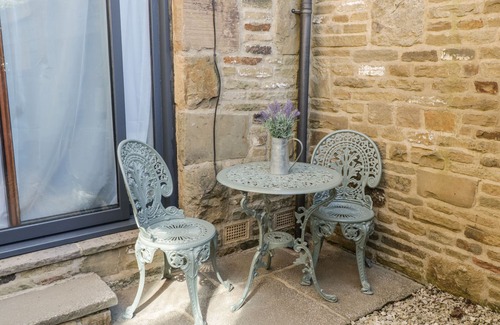Skipton Cottage | 9 NAVIGATION SQUARE, pet friendly in Skipton