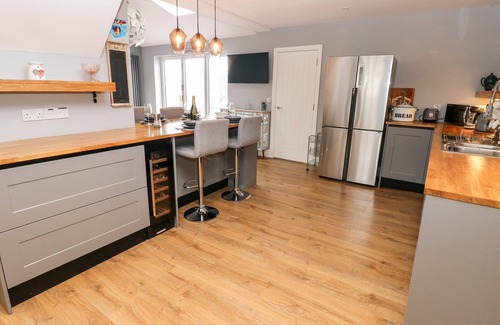 Roch Cottage | 9 PILGRIMS WAY, pet friendly, with a garden in Roch