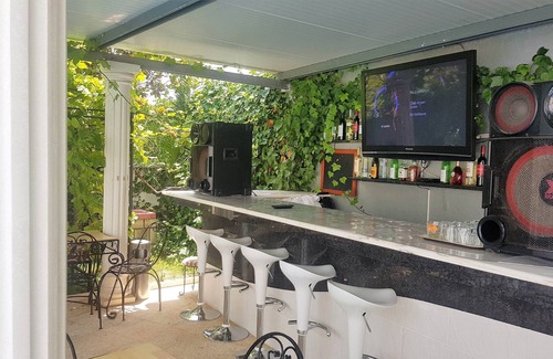 Arnal House | 9 Rooms Residence at Villa 5☆(20-30Guests)