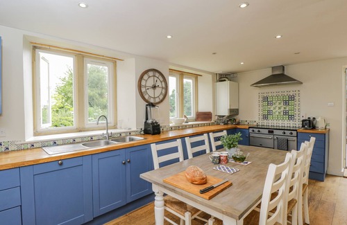 Gastard Cottage | 9 VELLEY HILL, pet friendly, character holiday cottage in Corsham