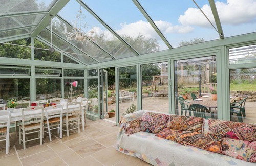 Gastard Cottage | 9 VELLEY HILL, pet friendly, character holiday cottage in Corsham