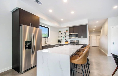 Stevensville House | 90 min from Chicago, Pool, Hot Tub, Pet Friendly come enjoy After Dune Delight